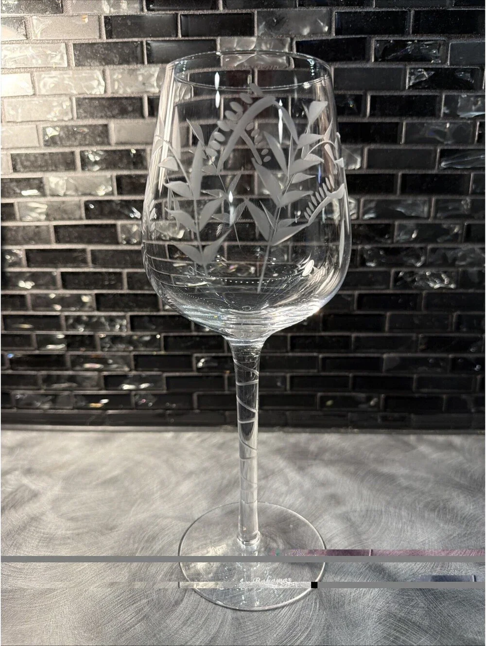 TOMMY BAHAMA  ~ 1 Etched Crystal Wine Glass  Palm Fronds ~ 9.5”~ RARE HTF